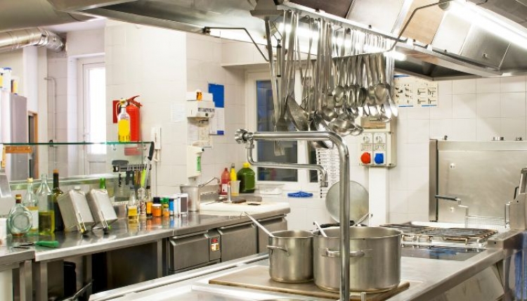 Imagem da Como Deve ser a Limpeza em uma Cozinha Industrial